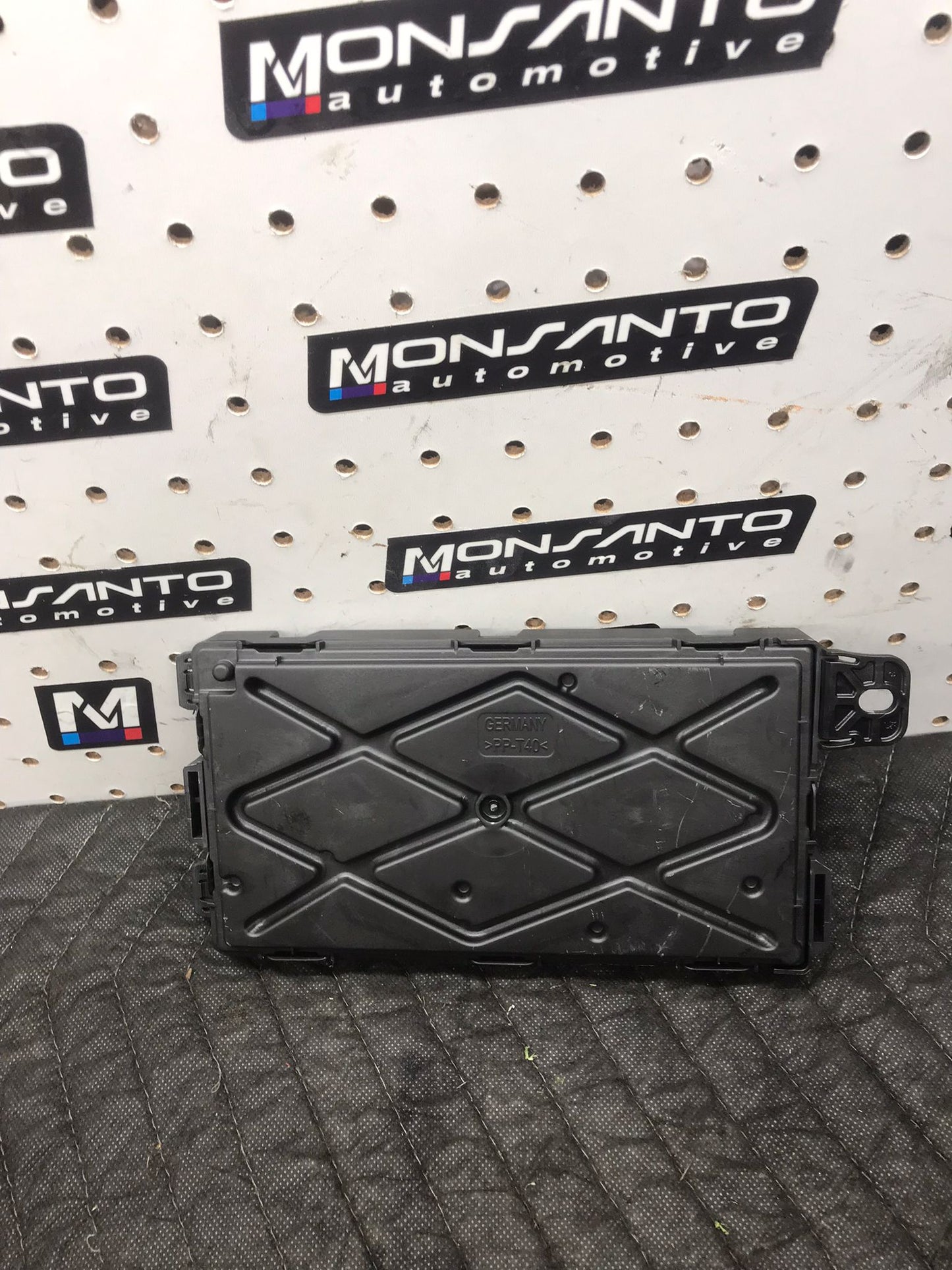 2012-2021 BMW 2,3,4-SERIES REAR BODY FUSE CONTROL MODULE RELAY OEM  SKU 1388