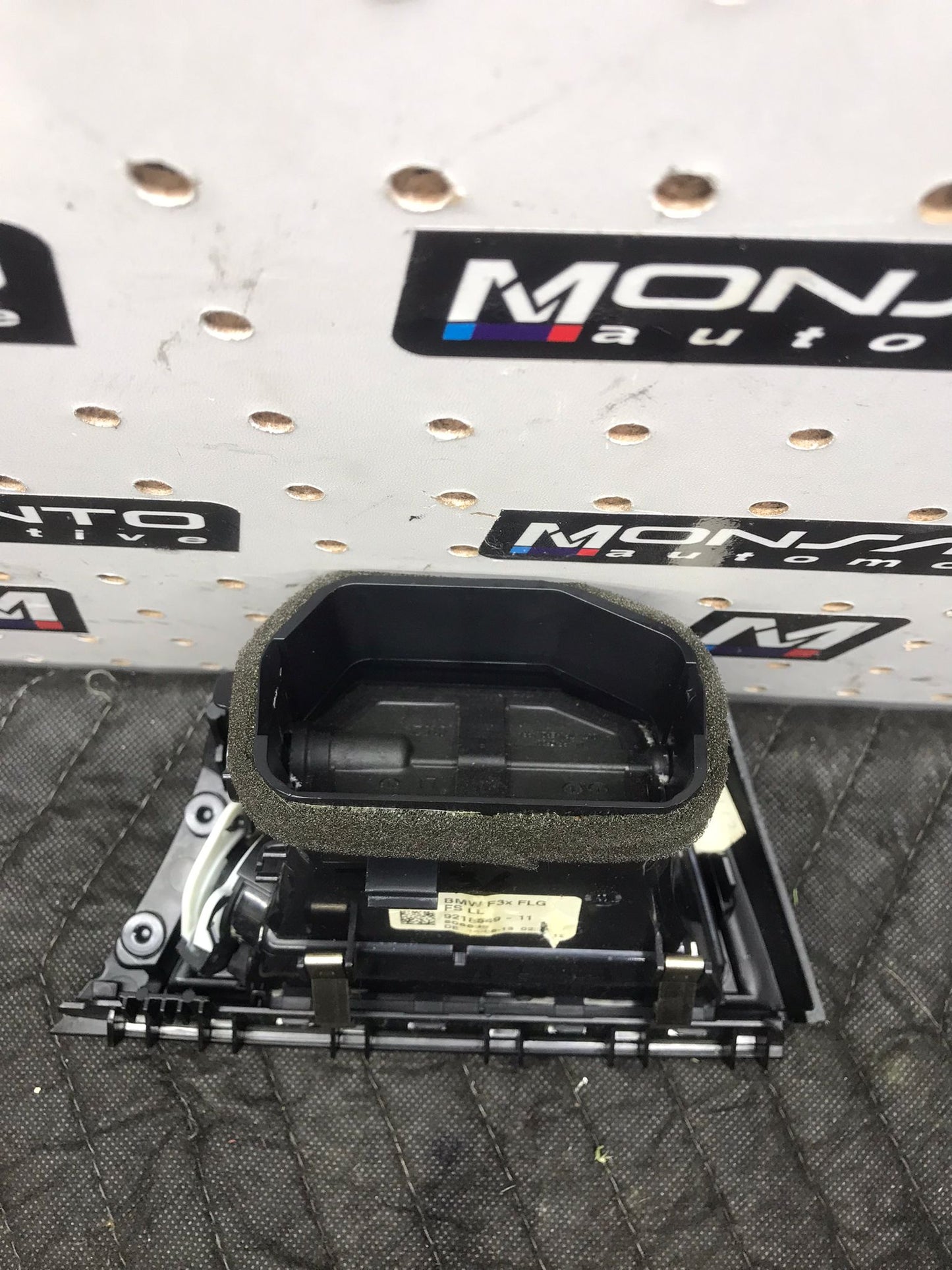 2012-2018 BMW F30 328I 3-SERIES FRONT LEFT SIDE DASH FRESH AIR VENT SKU 1390