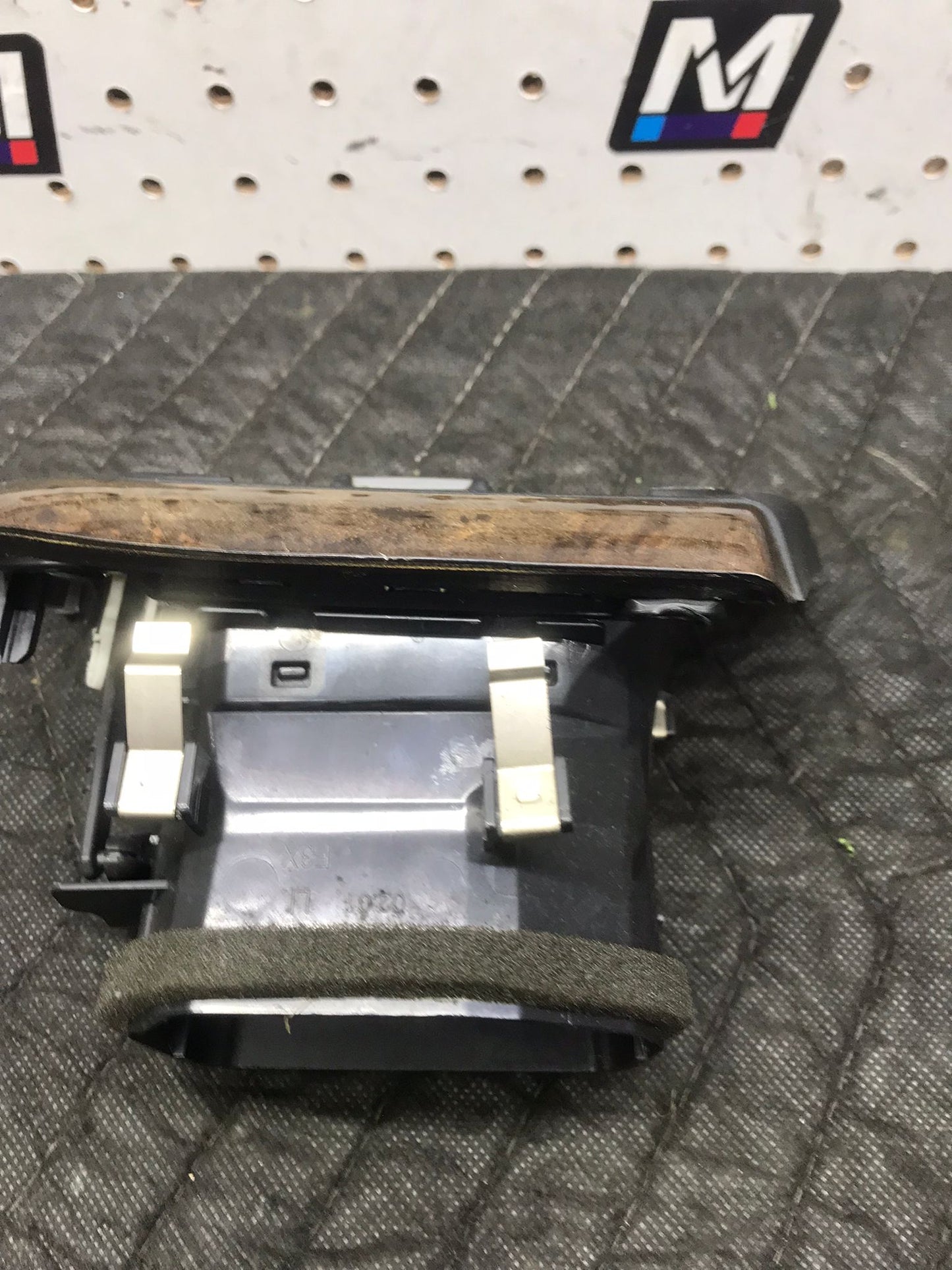 2012-2018 BMW F30 328I 3-SERIES FRONT LEFT SIDE DASH FRESH AIR VENT SKU 1390