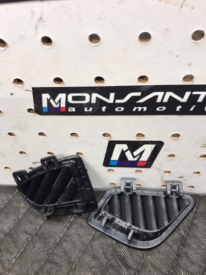 2012-2016 BMW 328I F30 DASH RIGHT SIDE CORNER AIR VENT GRILL DEFROST TRIM OEM SKU 1403