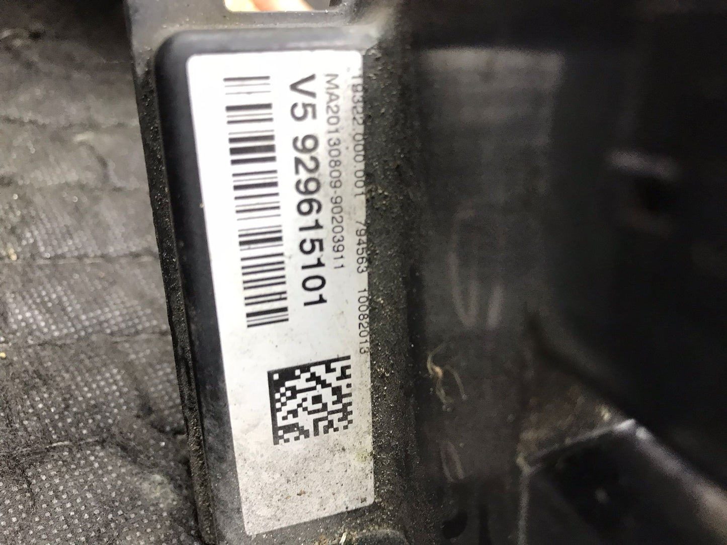 2012-2018 BMW 320I EXTERNAL IGNITION DISTRIBUTION BATTERY TERMINAL SKU 1414