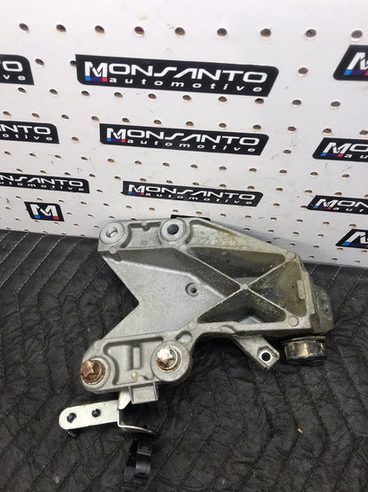 07-13 BMW E90 E92 335I ENGINE MOTOR MOUNT BRACKE SUPPORT LEFT  SKU 1427