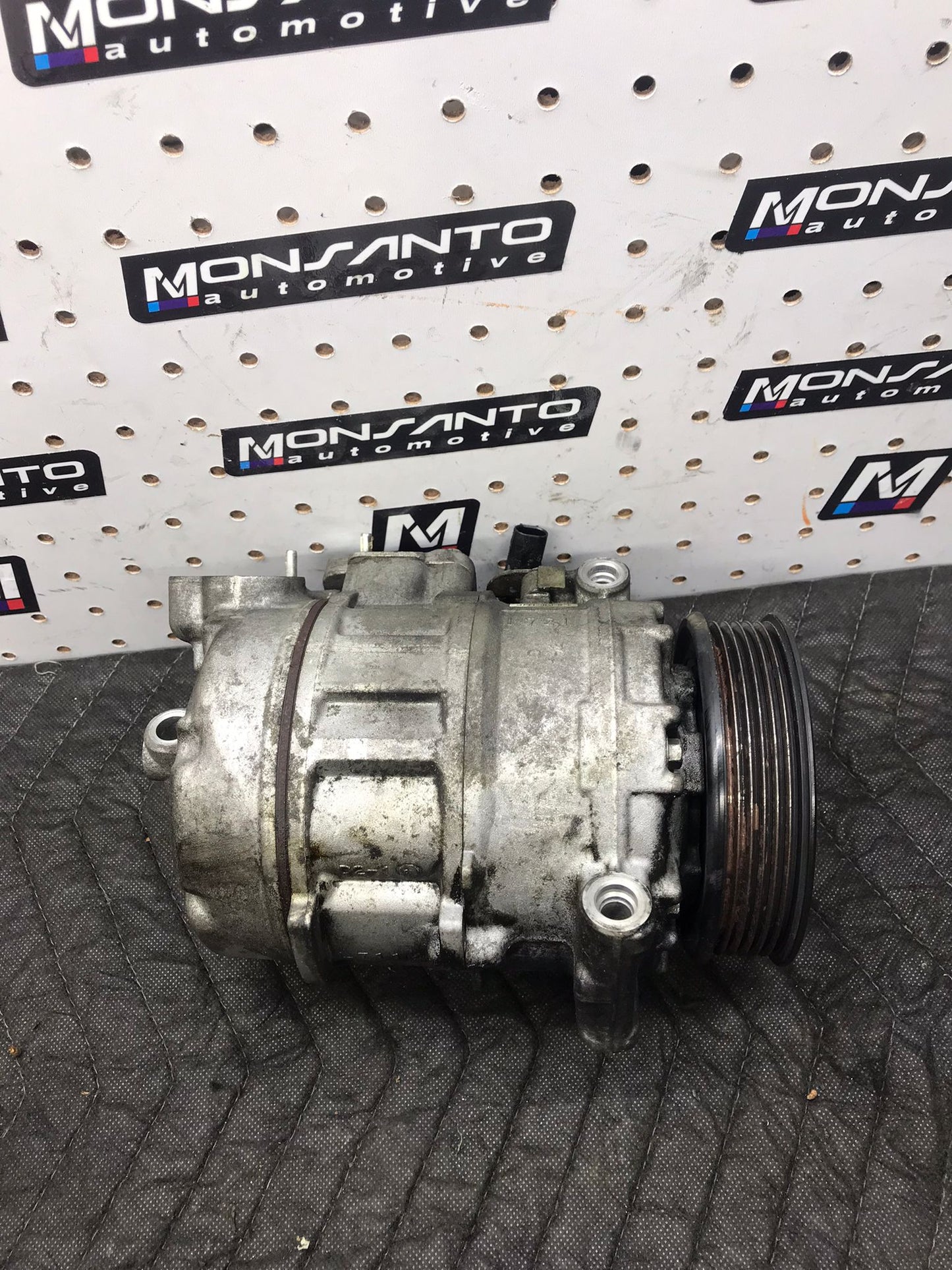 A/C AIR CONDITIONING COMPRESSOR 2006 - 2013 BMW E90 E92 E93 328I N52 SKU 1429