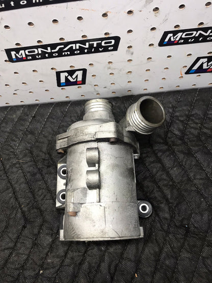 ENGINE WATER PUMP DORMAN E90 E88 128I 328I  SKU 1470
