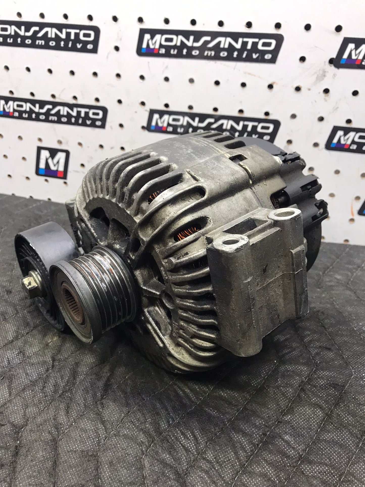 2006 BMW 330I SEDAN 3.0L ALTERNATOR ASSEMBLY VALEO 40K 180 AMP SKU 1537