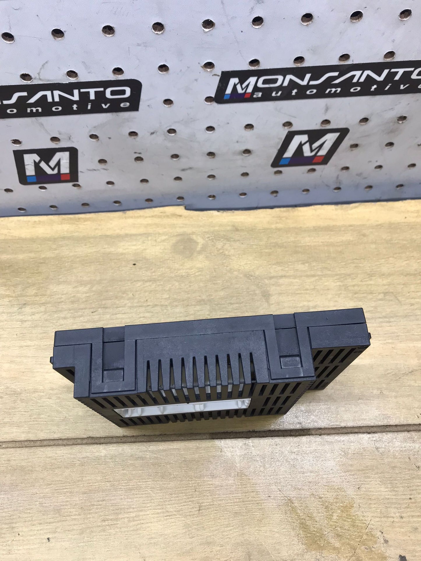 BMW E60 E63 E64 M5 M6 5/6/7 SERIES XENON HEADLIGHT LIGHT CONTROL MODULE LCM UNIT SKU 1639