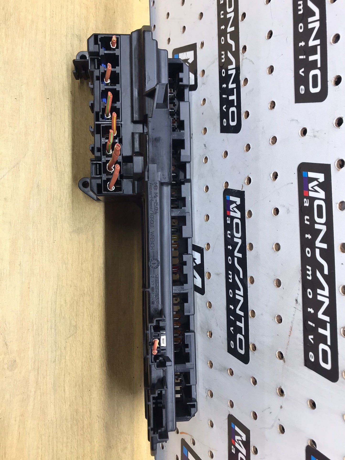 2006-2010 BMW 5 SERIES M5 E60 RELAY FUSE BOX UNDER DASH OEM SKU 1658