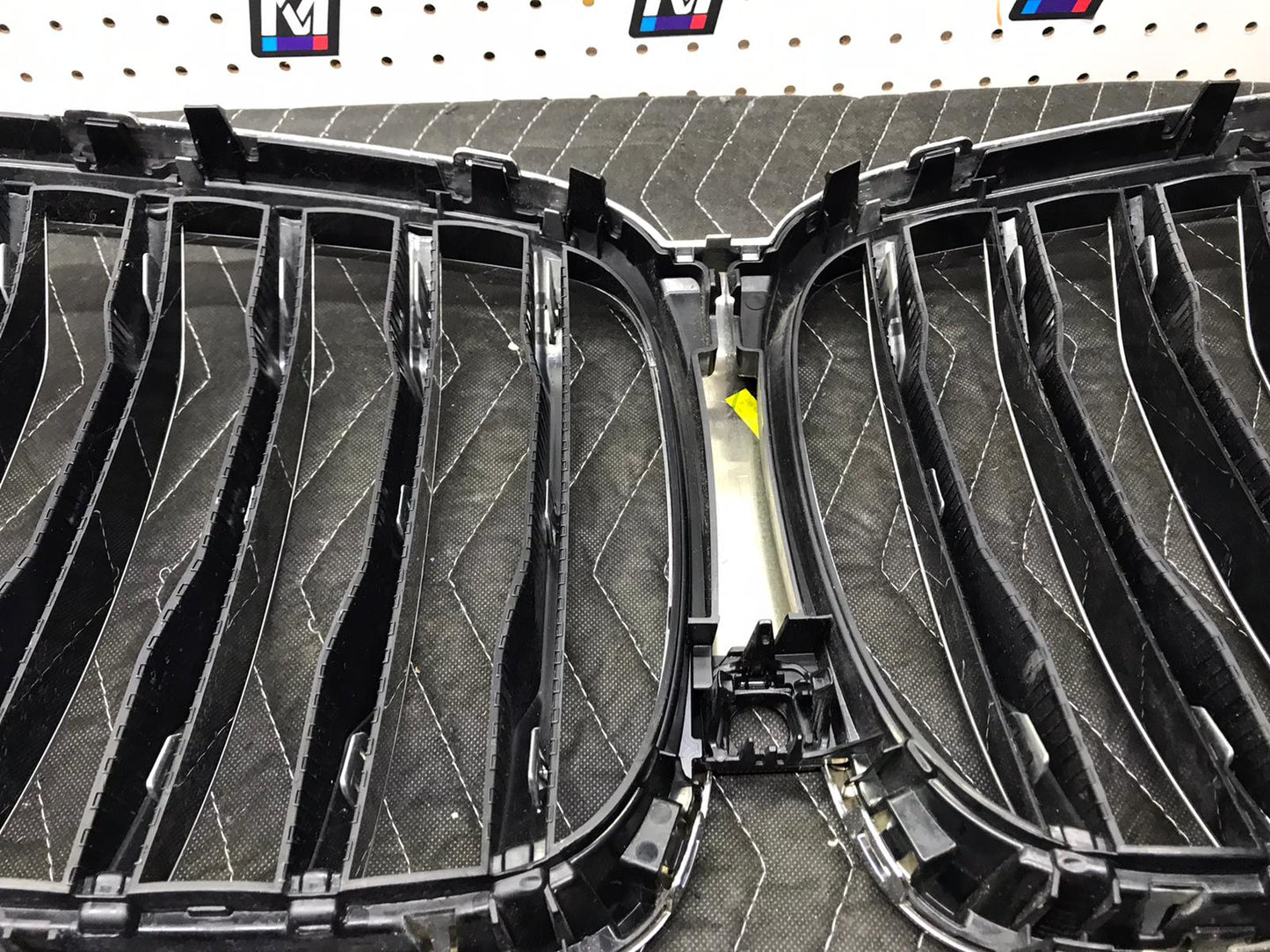 2019 - 2020 20 BMW X5 G05 FRONT CENTER CHROME GRILLE GRILL OEM SKU 500