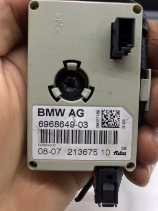 2007 - 2013 BMW E93 328I 335I LEFT REAR ANTENNA AMPLIFIER MODULE OEM SKU 516