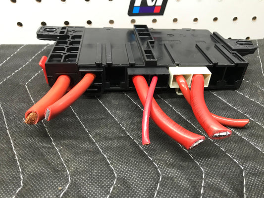 2012-2018 BMW 320I 328I F30 POSITIVE BATTERY POWER FUSE BOX OEM  SKU 551
