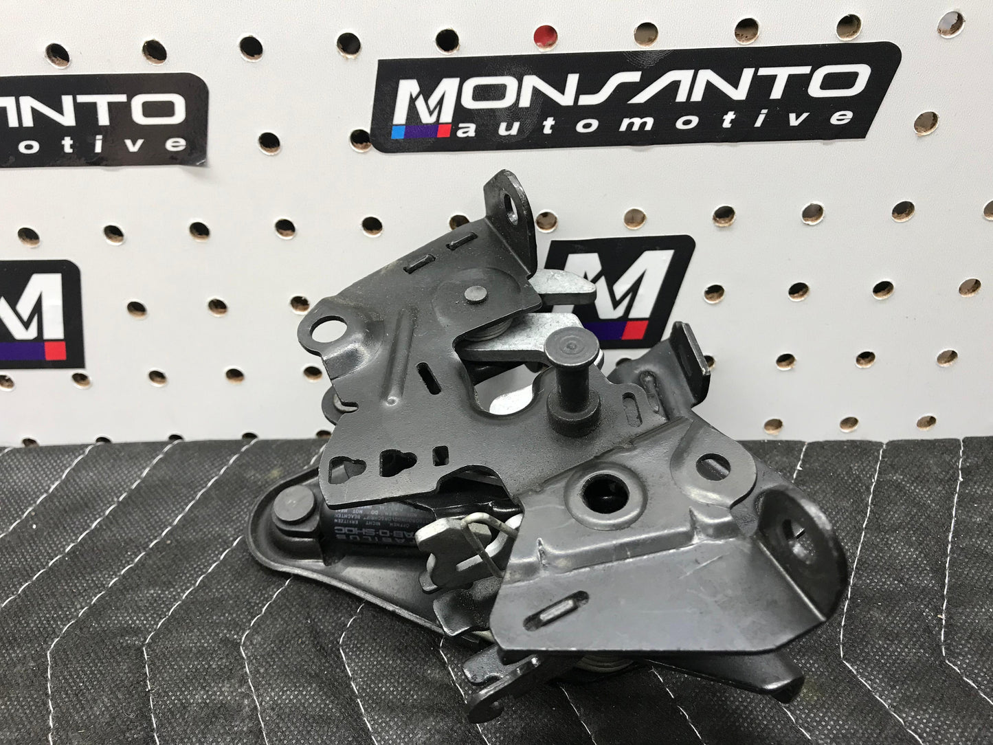 10-15 BMW 750LI 750I 535I 550I FRONT RIGHT HOOD LOCK LATCH ASSEMBLY OEM SKU 607