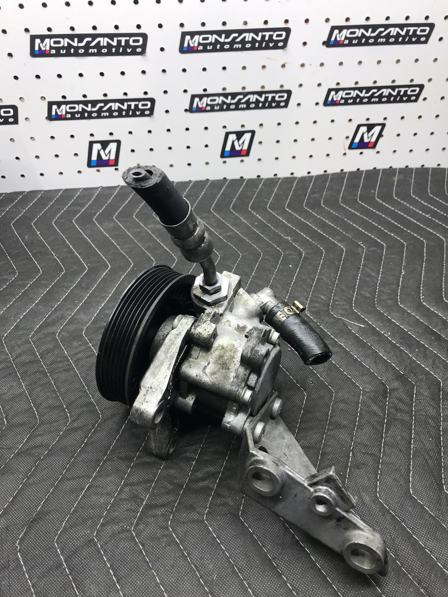 2008-2010 BMW 528I AIR CONDITIONING A/C AC COMPRESSOR OEM SKU 697