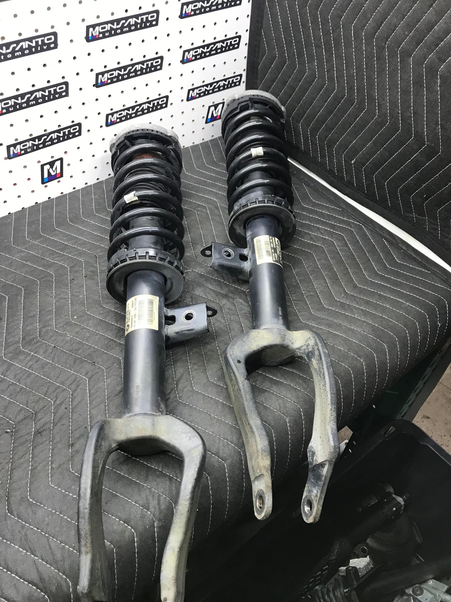 BMW OEM FRONT SHOCKS STRUT ASSEMBLY F10 535XI XDRIVE 550XI 528XI  SKU 720