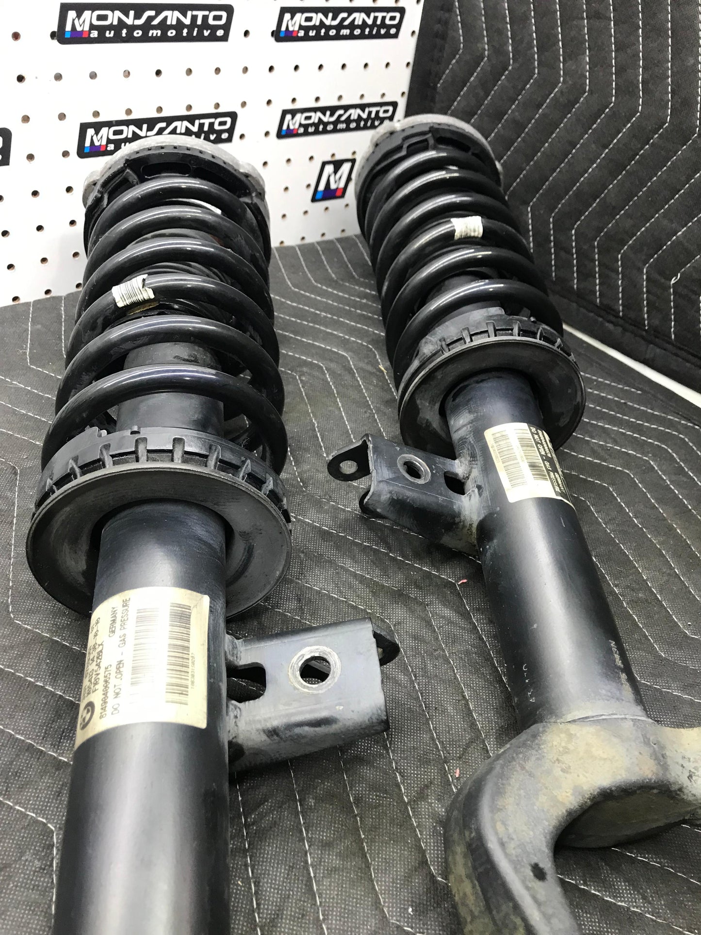 BMW OEM FRONT SHOCKS STRUT ASSEMBLY F10 535XI XDRIVE 550XI 528XI  SKU 720