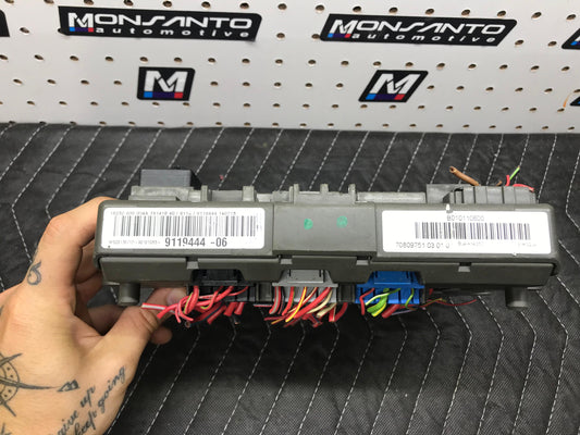 CABIN FUSE BOX ASSEMBLY 2008-2013 9119444-04 OEM BMW E82 E81 E90 E92 128 335 SKU 728