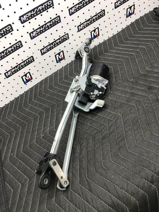 2010 BMW 135 WINDSHIELD WIPER MOTOR OEM SKU 734
