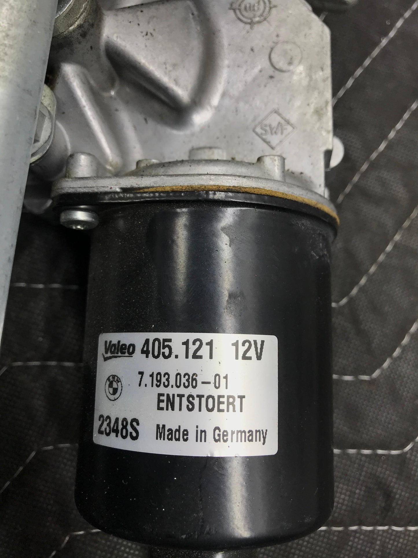2010 BMW 135 WINDSHIELD WIPER MOTOR OEM SKU 734