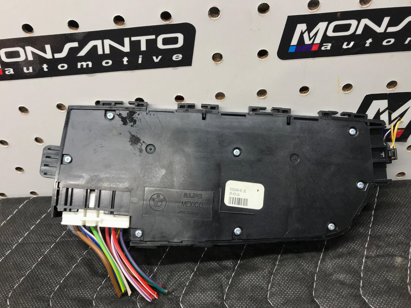 FRONT RIGHT PASSENGER SIDE SEAT ADJUST CONTROL SWITCH OEM 2014-2016 BMW 328I F34 SKU 746