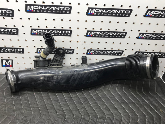 AIR INTAKE CLEANER HOSE DUCT PIPE OEM 2011-2016 BMW F10 5 SERIES F11 F07 F01 F02  SKU 786