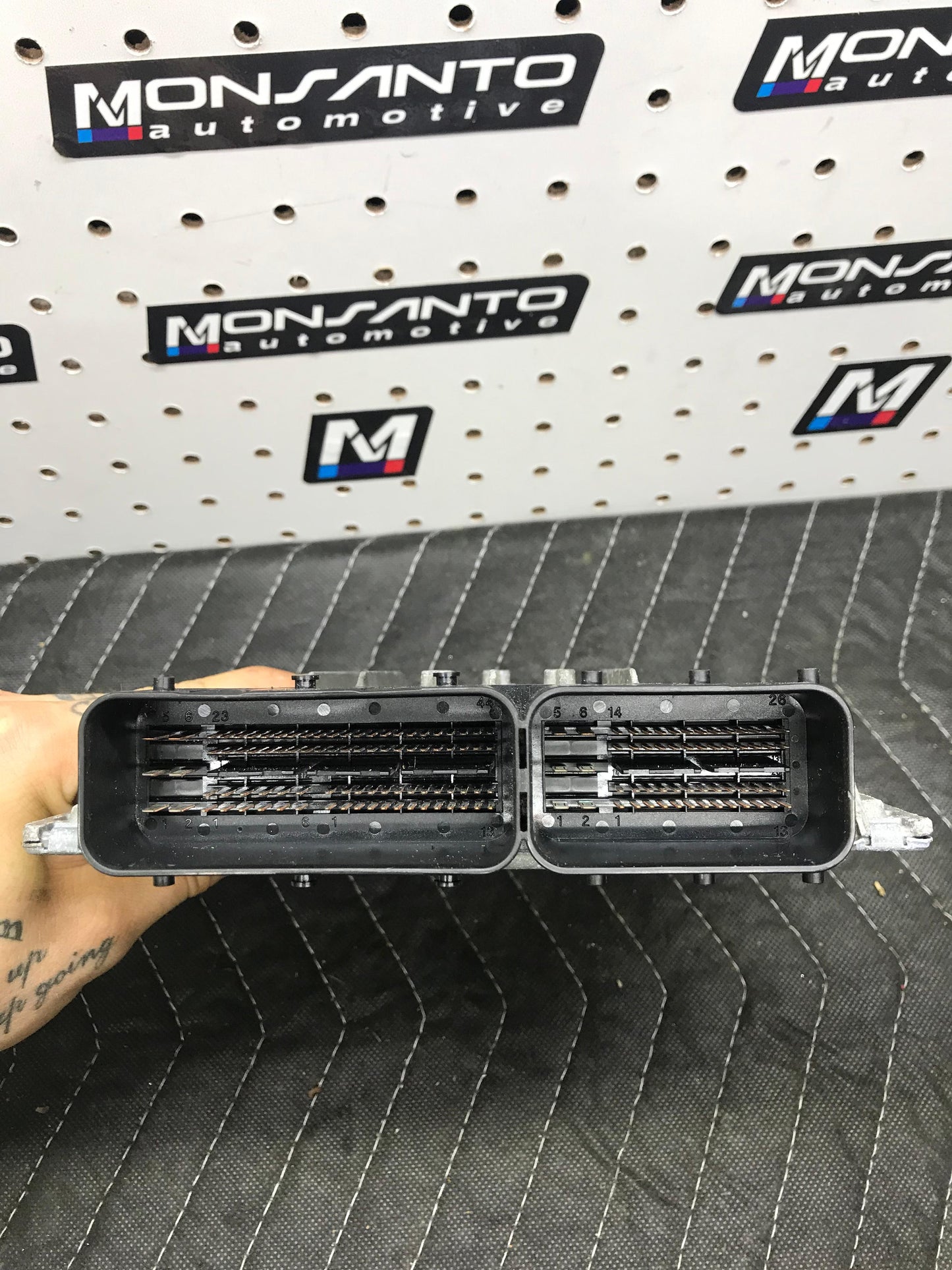 ENGINE COMPUTER CONTROL MODULE ECU ECM 2006-2007 BMW 530I 525I E60 SKU 848