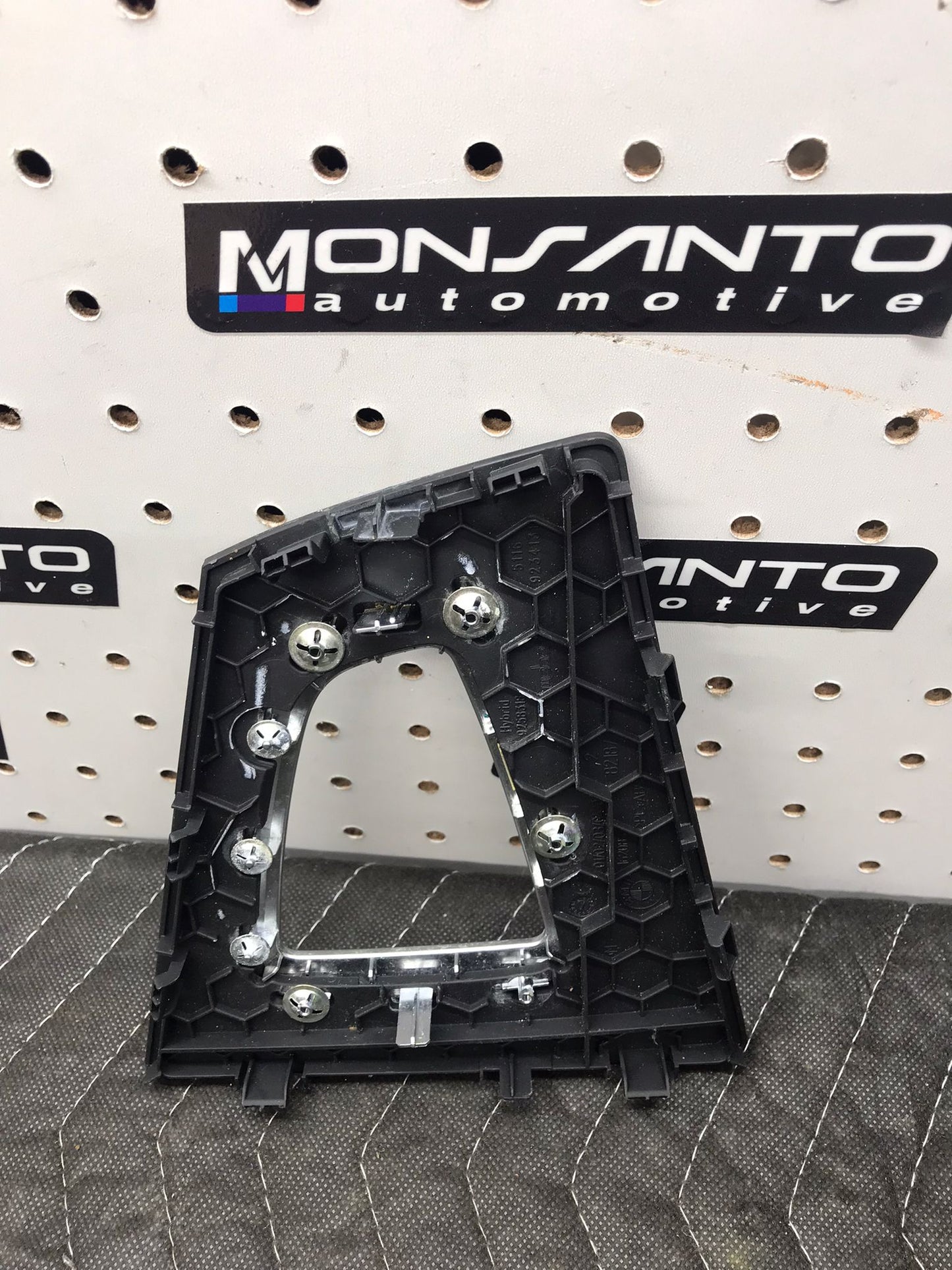 CENTER CONSOLE SHIFTER TRIM BEZEL 12-15 2012 BMW 320I 328I 335I F30  SKU 877