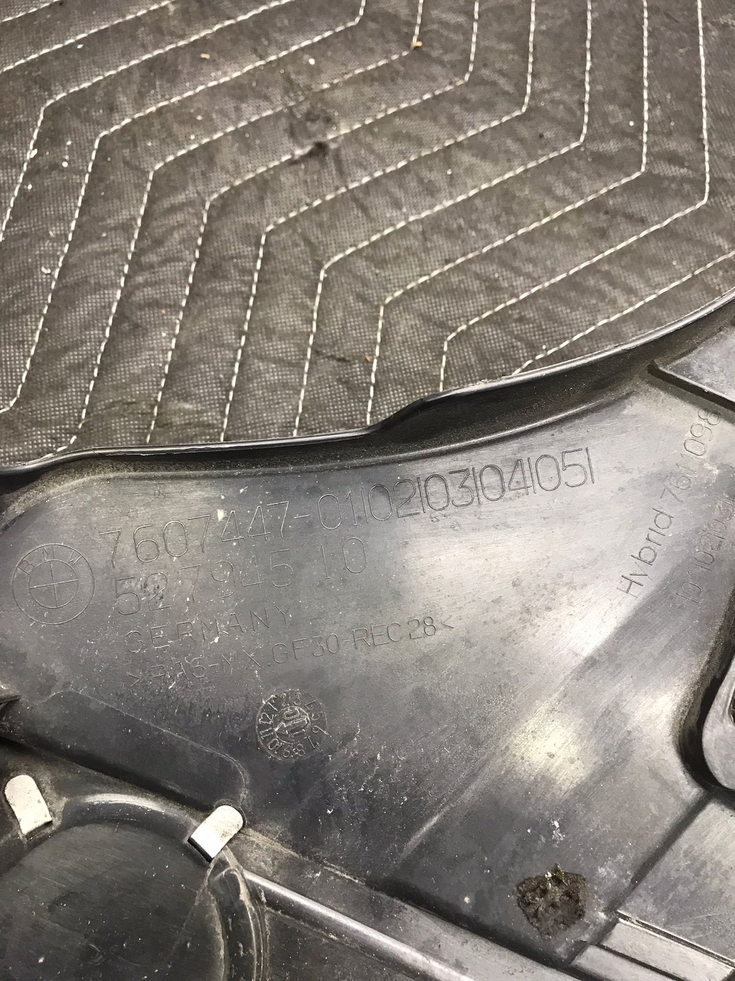 2011 TO 2016 BMW 535I PLASTIC ENGINE COVER SHIELD  OEM SKU 945