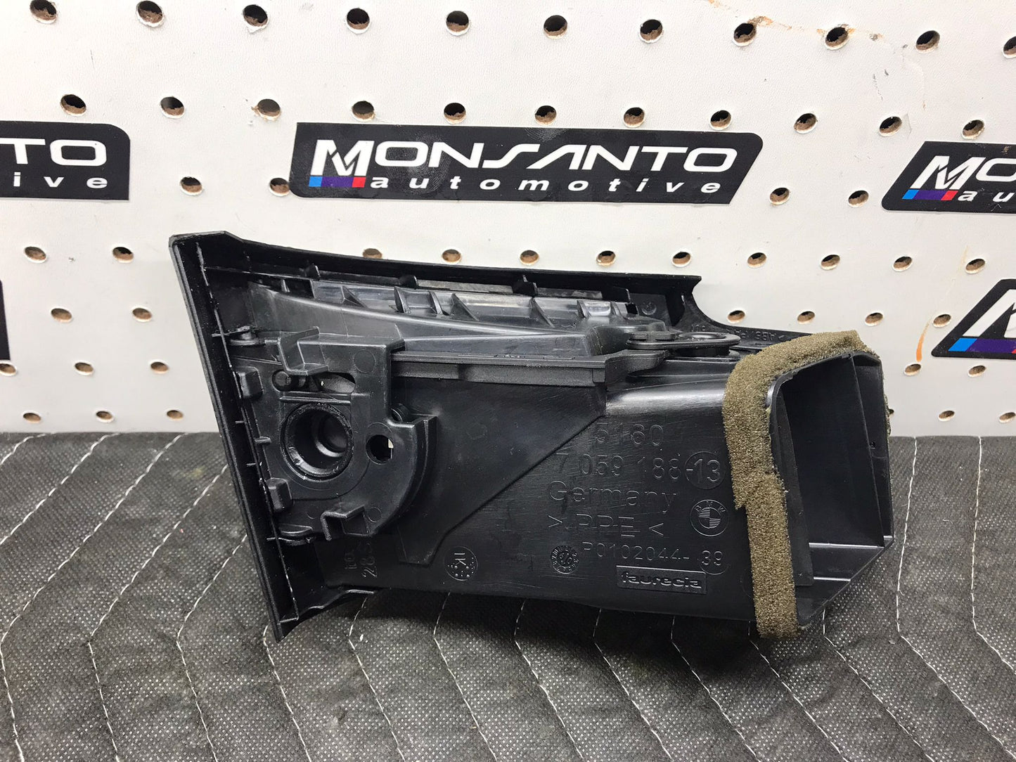RIGHT SIDE DASH AIR VENT 2008 2009 FITS BMW 1 SERIES E81 E82 E87 SKU 949