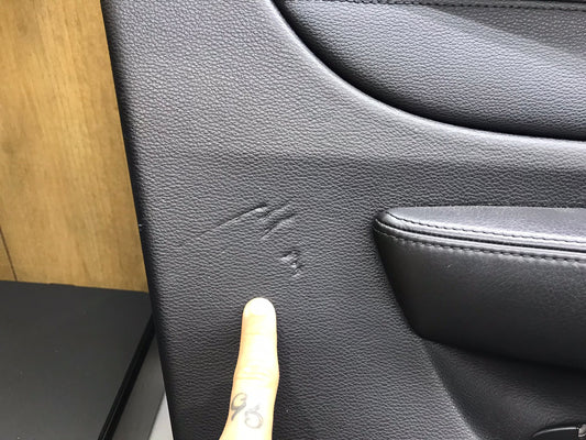 BMW 135I E82 2006-2011 LHD FRONT LEFT DOOR CARD CUSHION PANEL COVER EDGE  OEM  NOTE: REPARAR  SKU 994