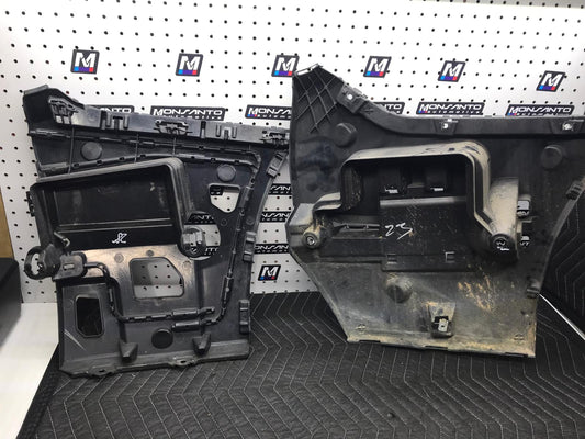 BMW  F32 F33 F36 M SPORT REAR BUMPER BRACKET GUIDE LEFT SIDE OEM  SKU 1005