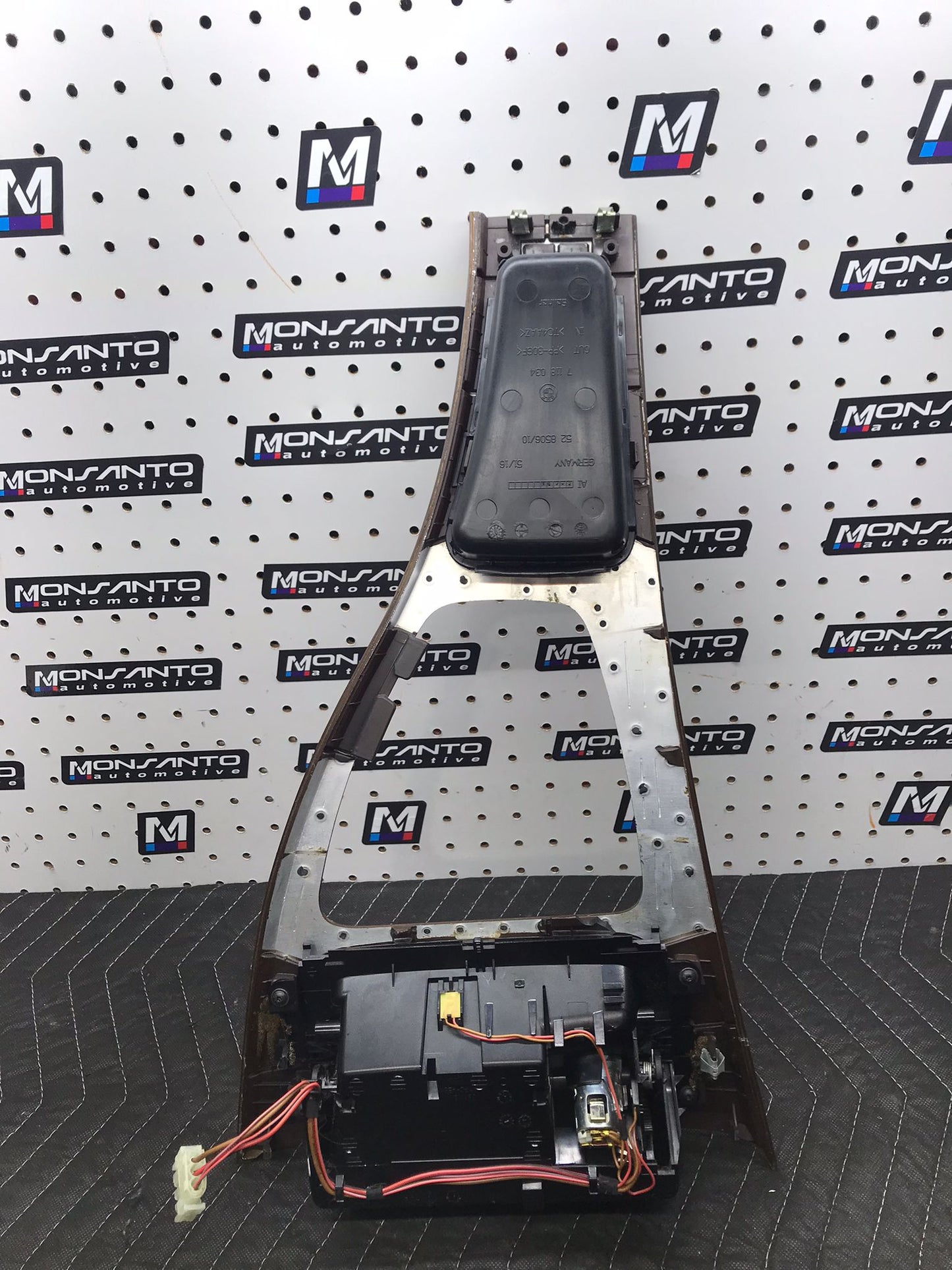 BMW OEM 3 SERIES E93 335I 328I LHD CENTER CONSOLE WOOD  SKU 1011