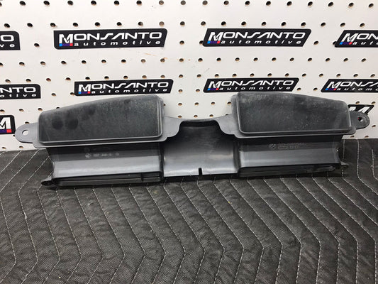 INTAKE HOOD AIR ROUTING SUCTION FRONT BMW 3 SERIES E90 E91 E92 E93 E84 OEM SKU 1015