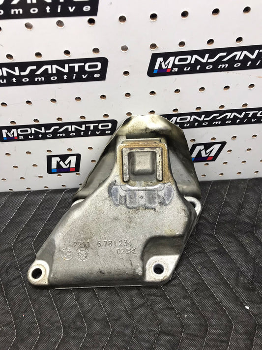 BMW F10 528XI N20 AWD RIGHT/PASSENGER SIDE ENGINE MOUNT ARM/BRACKET OEM SKU 1060