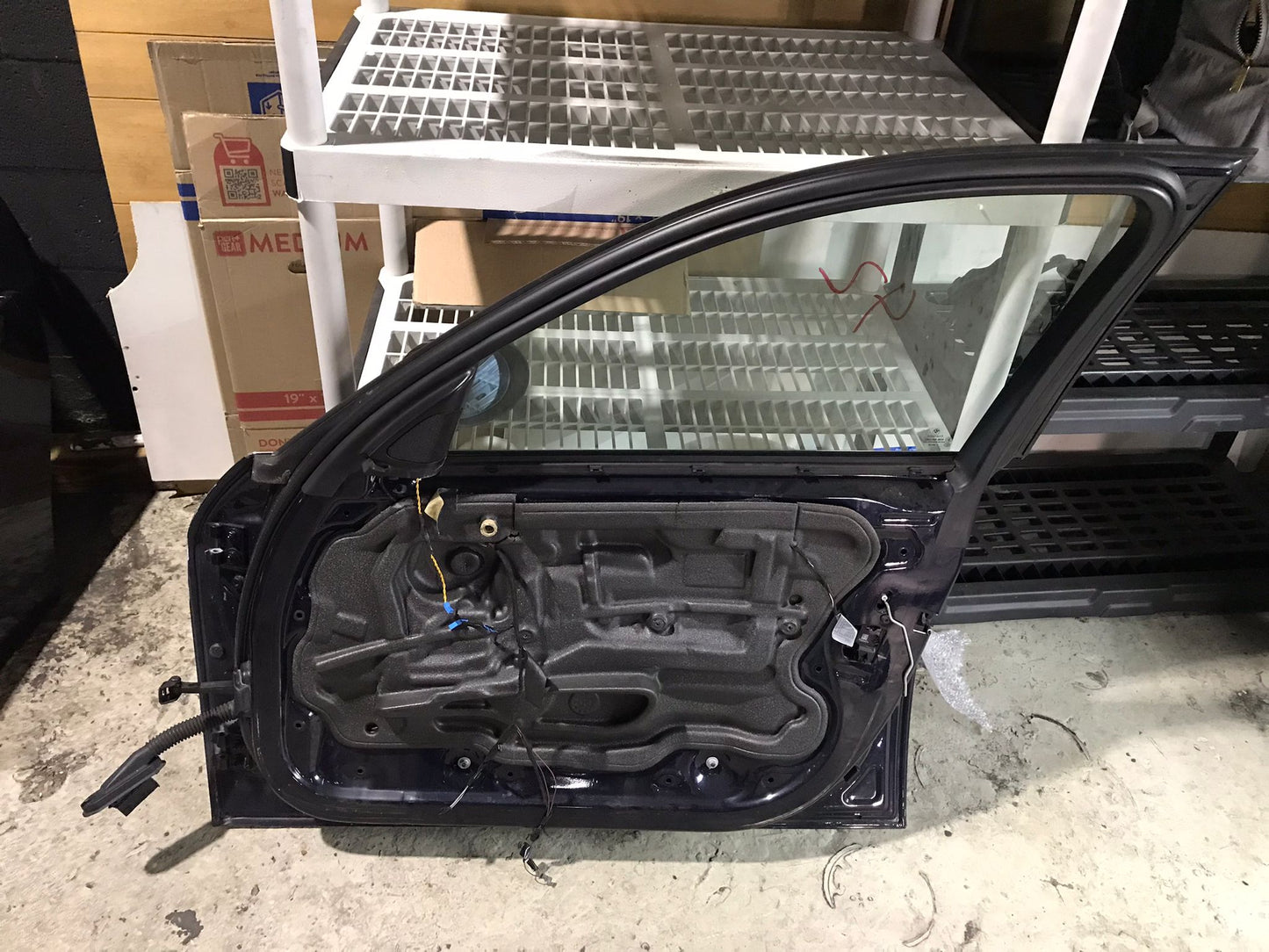 DOOR PASSANGER RIGHT FRONT BMW E90 330 BLUE SKU 1066