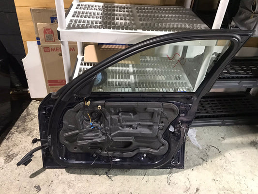 DOOR PASSANGER RIGHT FRONT BMW E90 330 BLUE SKU 1066