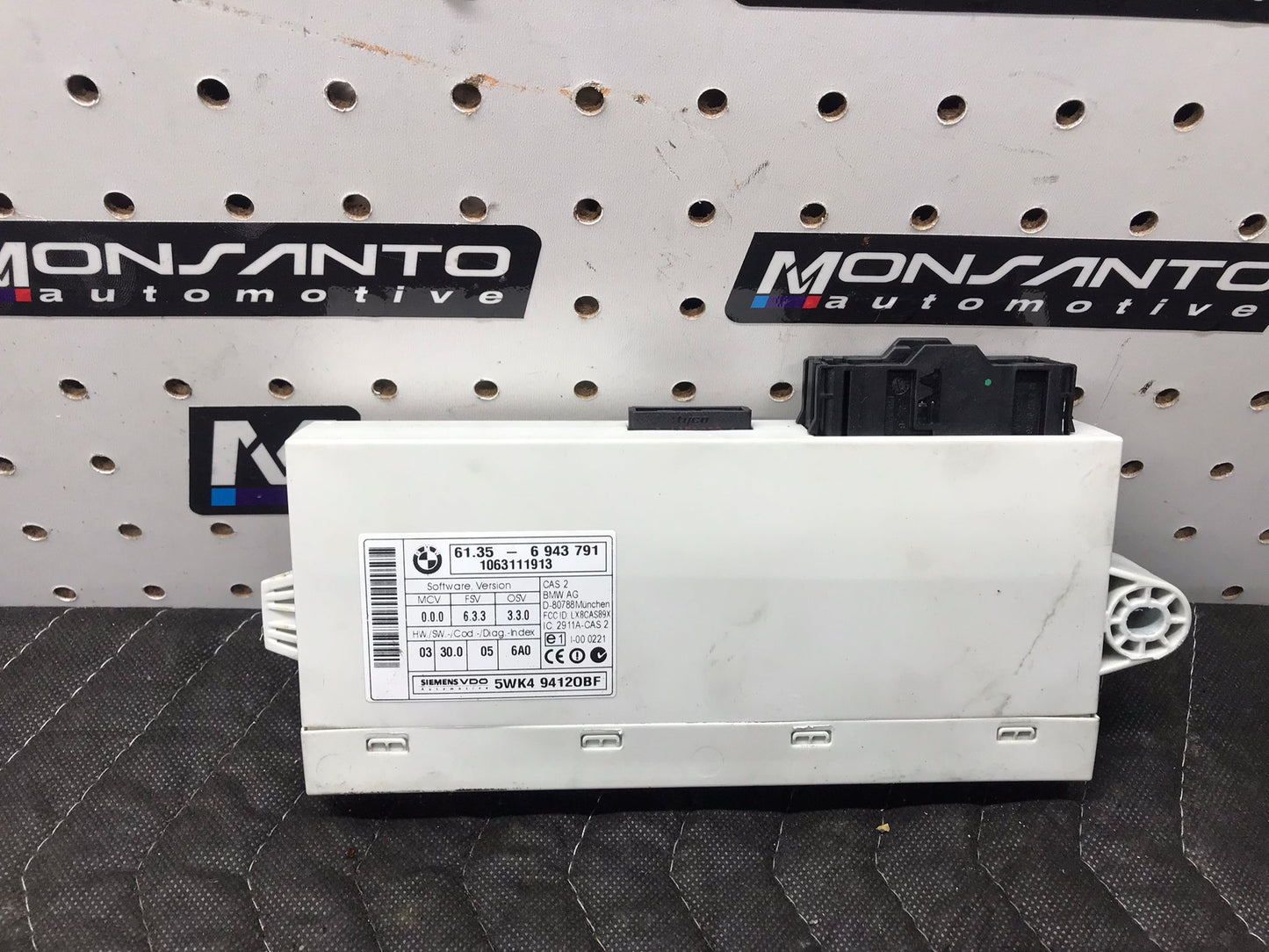 DME CAS 2  AND KEY ECU 2006 2007 BMW 325I 330I SKU 1062