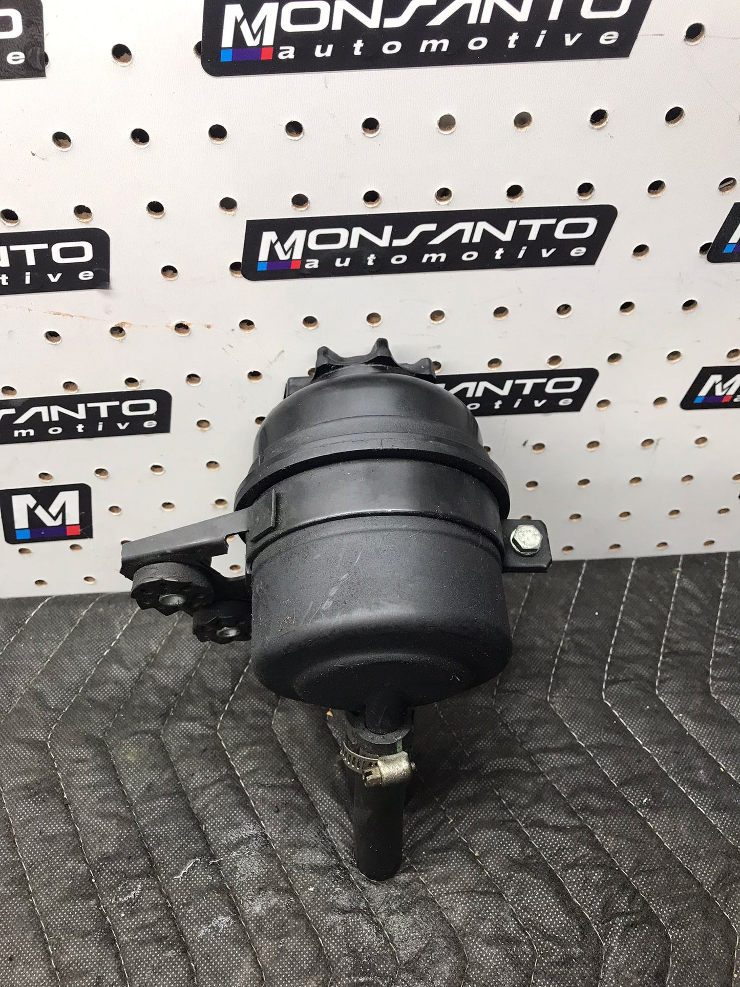 2011-BMW 328I E92 FRONT POWER STEERING RESERVOIR SKU 1078