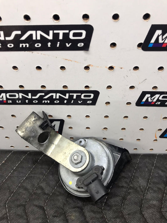 LOW HIGH HORN SIREN LEFT OEM BMW 128I SERIE 1 E88  SKU 1095