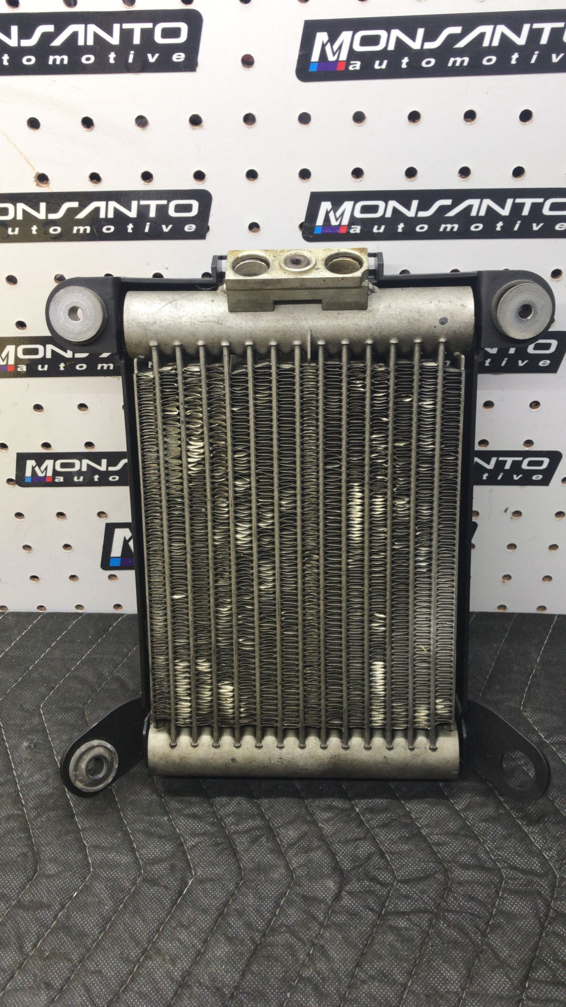 ENGINE OIL COOLER RADIATOR PASSENGER RIGHT 12-15 OEM BMW F22 F30 F32 F34 F36 SKU 1099