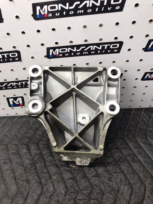 2011 BMW 328I XDRIVE FRONT LEFT ENGINE MOUNT BRACKET OEM SKU 1119