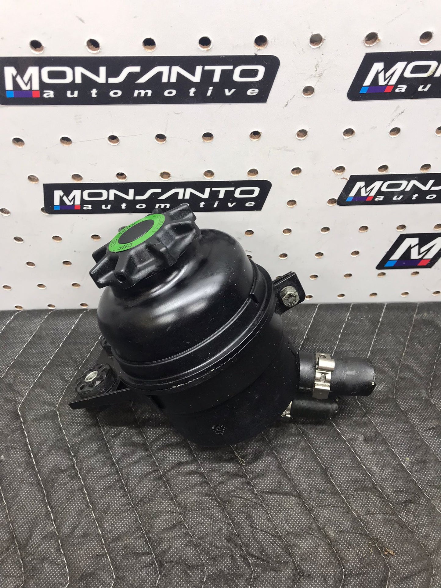 2007-2011 BMW 328I E90 POWER STEERING PUMP RESERVOIR BOTTLE TANK HOSE SKU 1180