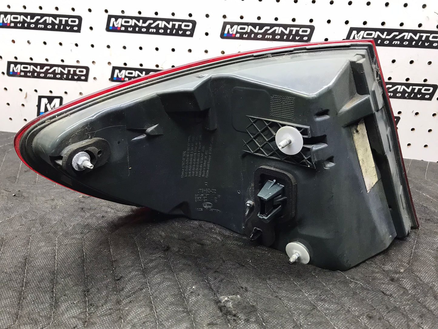 2011 2012 2013 BMW 5 SERIES REAR RIGHT PASSENGER SIDE TAIL LIGHT OEM SKU 1220