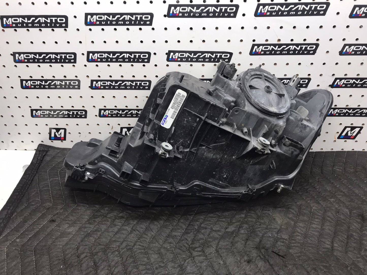 HEADLIGHT RIGHT PASSENGER  BMW F30 328I 320I  SKU 1228