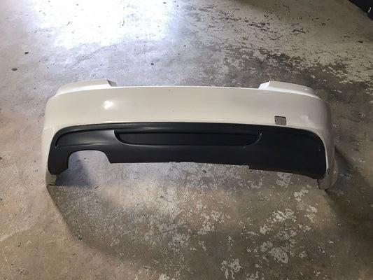 REAR BUMPER BMW SERIE 1 OEM 128I 135I OEM WHITE COLOR  SKU 1231