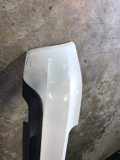 REAR BUMPER BMW SERIE 1 OEM 128I 135I OEM WHITE COLOR  SKU 1231