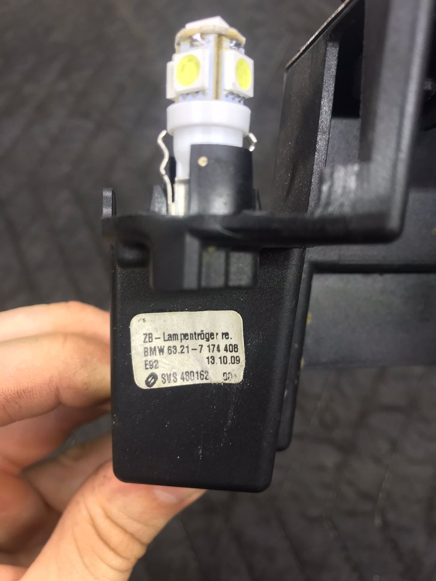 BMW GENUINE SIDE PANEL LIGHT/LAMP BULB HOLDER/SOCKET REAR RIGHT E92 OEM SKU 1232