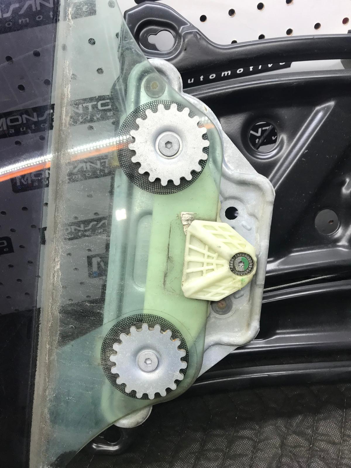 2008-13 BMW 135I 128I E88 REAR LEFT  HAND WINDOW REGULATOR W/ MOTOR SKU 1247