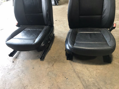 SEAT'S FRONT RIGHT AND LEFT BMW SERIE 1 128I BLACK FABRIC OEM  SKU 1250