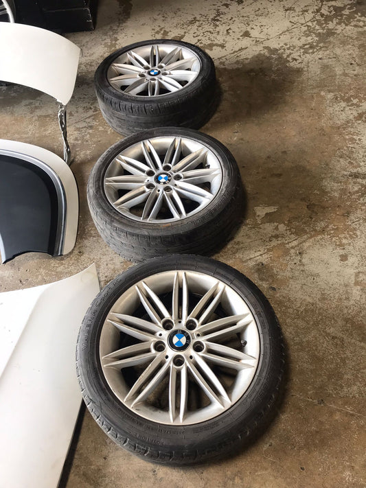 RIMS BMW 128I E88 SERIE 1 OEM 17 R  3 RIMS  SKU 1256