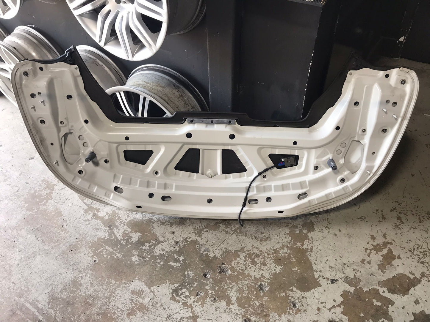 REAR TRUNK EXTENSION PLATFORM BMW SERIE 1 128I 135I OEM  SKU 1258