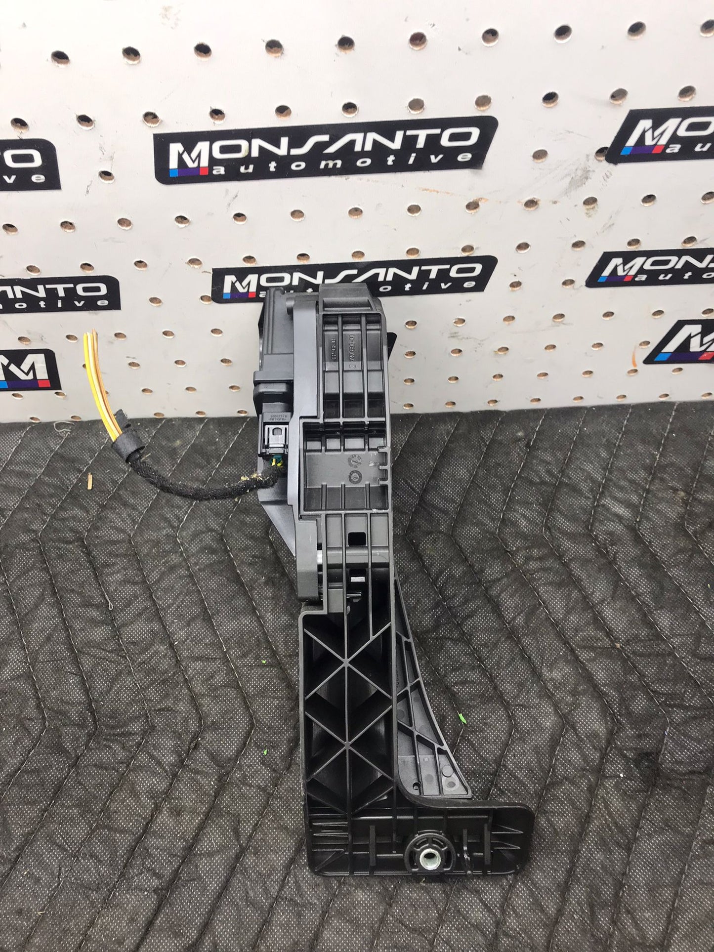 ACCELERATOR PEDAL FOR BMW E81 E81 E87 E88 1 SERIES SKU 1267